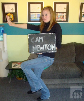 Illustration for article titled Everybody's Taking Photos With Cam Newton's Stolen Computer